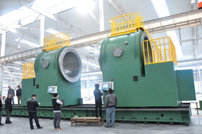 汉江机床生产制造的重型设备铆接机通过用户验收