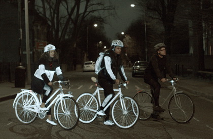 沃尔沃推出一款可反射灯光的自行车喷漆LifePaint