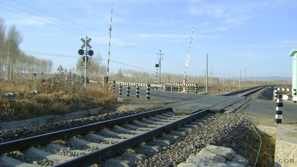 铁路货场平过道自动化安全防护系统（平安门） 铁路报警系统 铁路公路平交道口